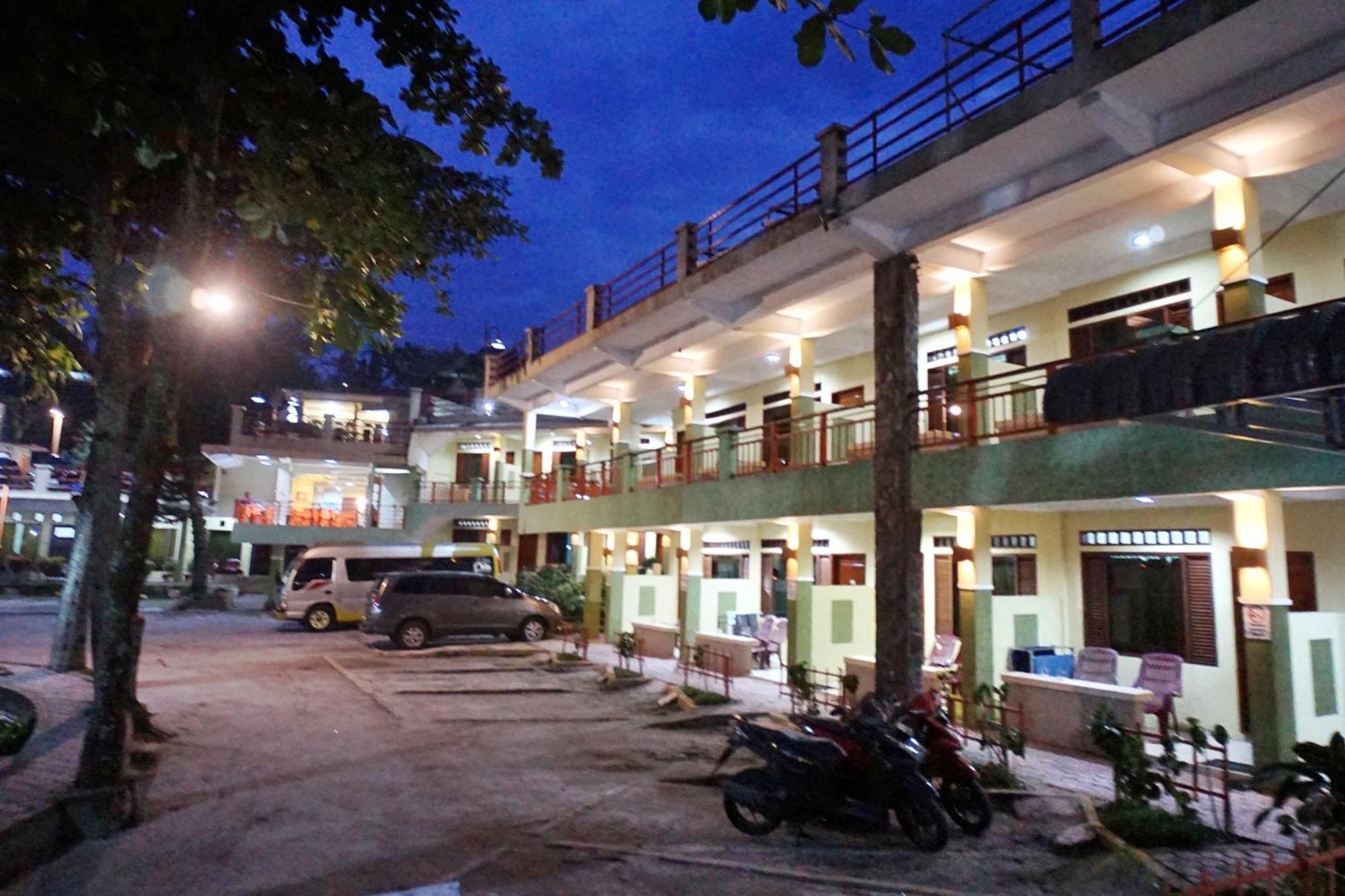 Pandu Lakeside Hotel Parapat Eksteriør billede