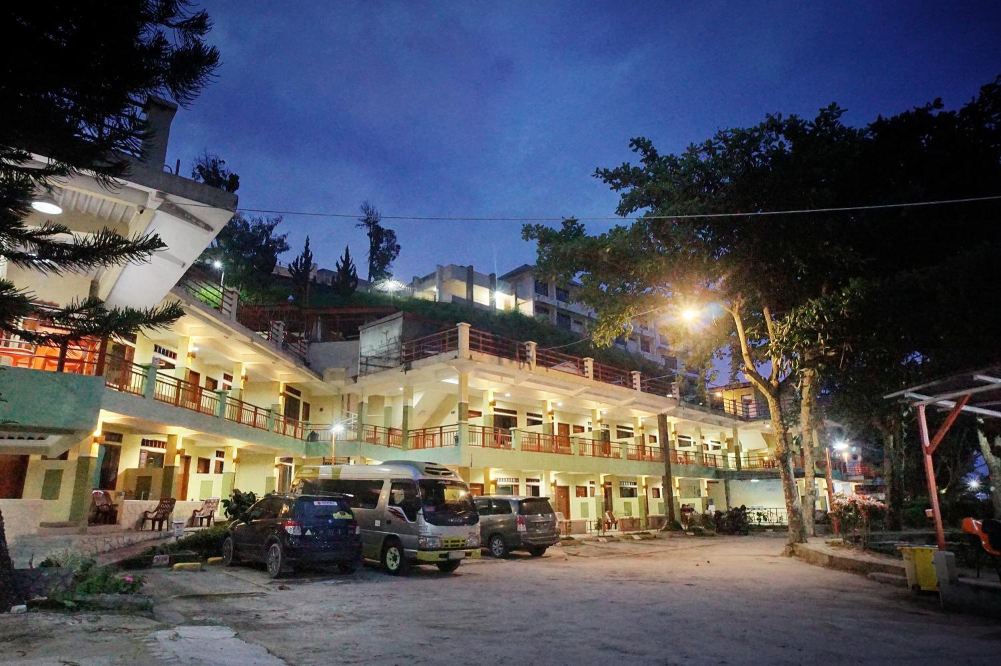 Pandu Lakeside Hotel Parapat Eksteriør billede