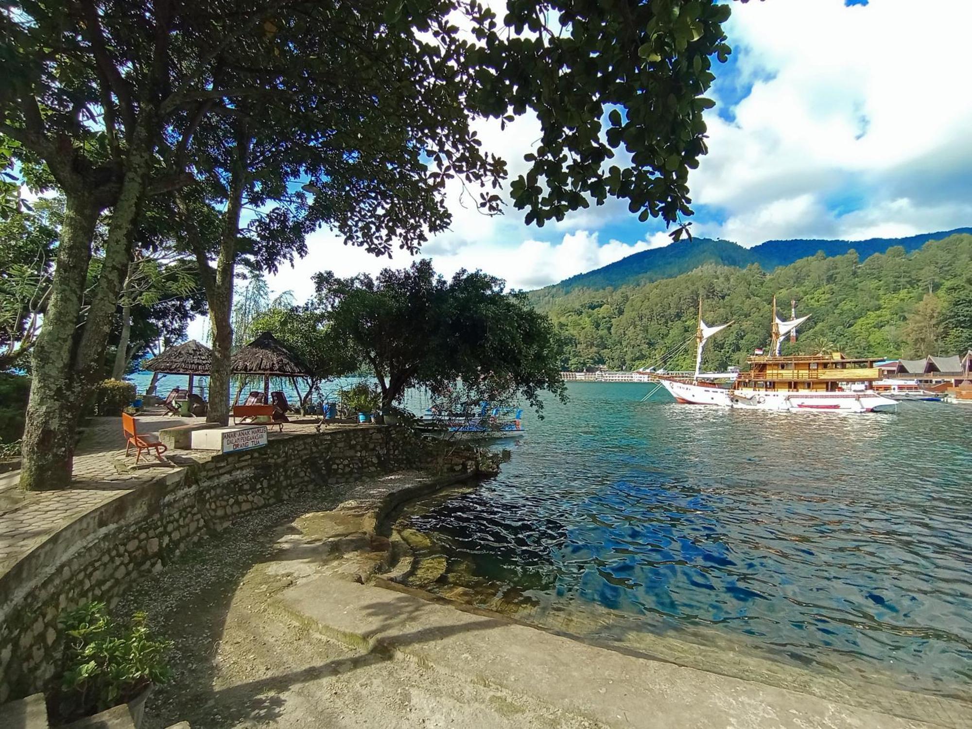 Pandu Lakeside Hotel Parapat Eksteriør billede