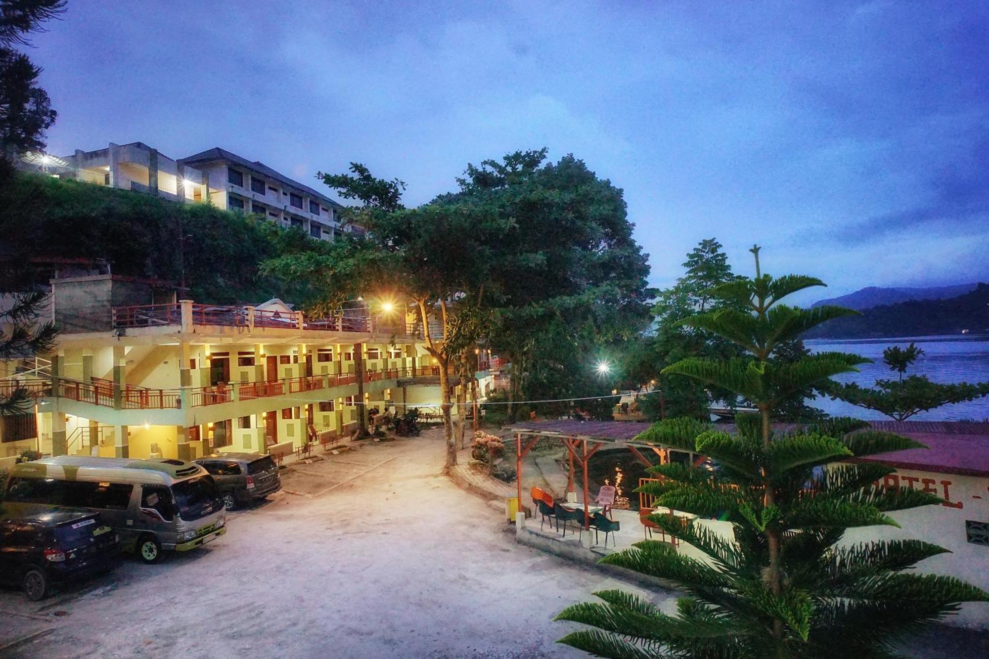 Pandu Lakeside Hotel Parapat Eksteriør billede