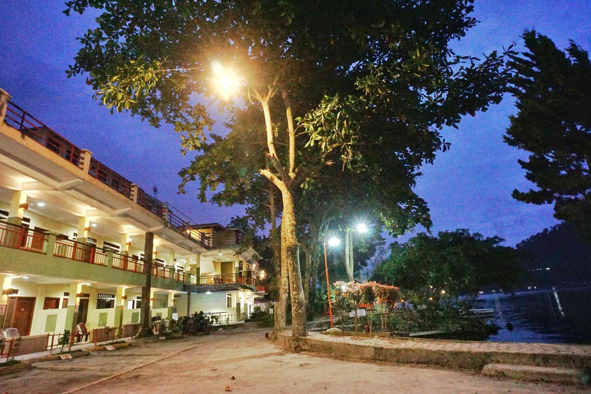 Pandu Lakeside Hotel Parapat Eksteriør billede
