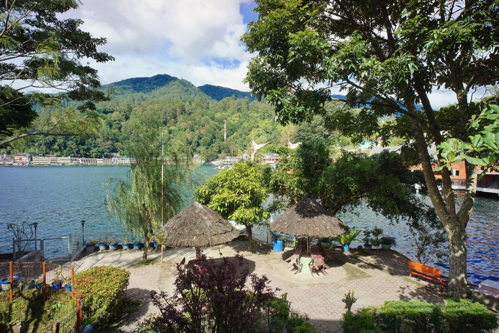 Pandu Lakeside Hotel Parapat Eksteriør billede