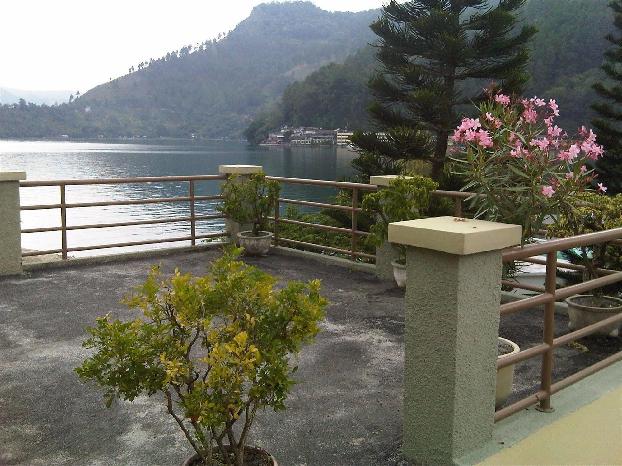 Pandu Lakeside Hotel Parapat Eksteriør billede