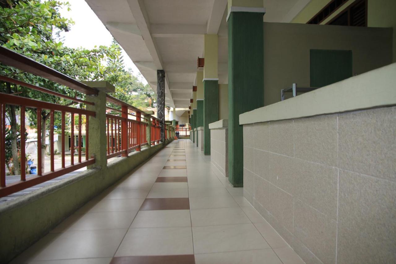 Pandu Lakeside Hotel Parapat Eksteriør billede