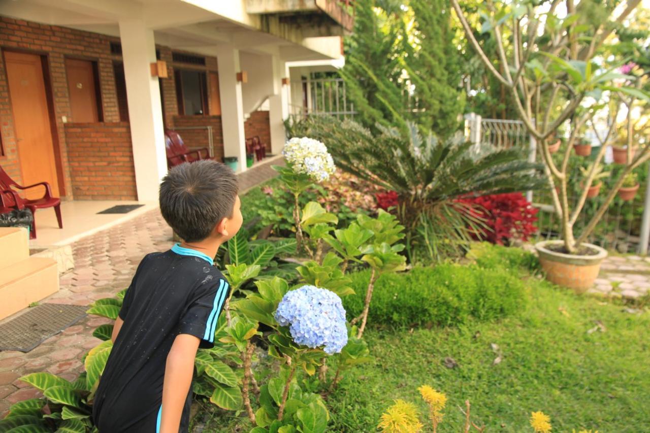 Pandu Lakeside Hotel Parapat Eksteriør billede
